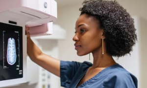 Vida & Ação: Idade e frequência ideal para a mamografia